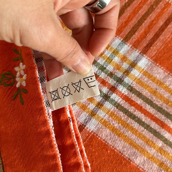 Romanian tablecloth w. napkins/placemat, mitten and hot plate support. - Picture 7 of 12